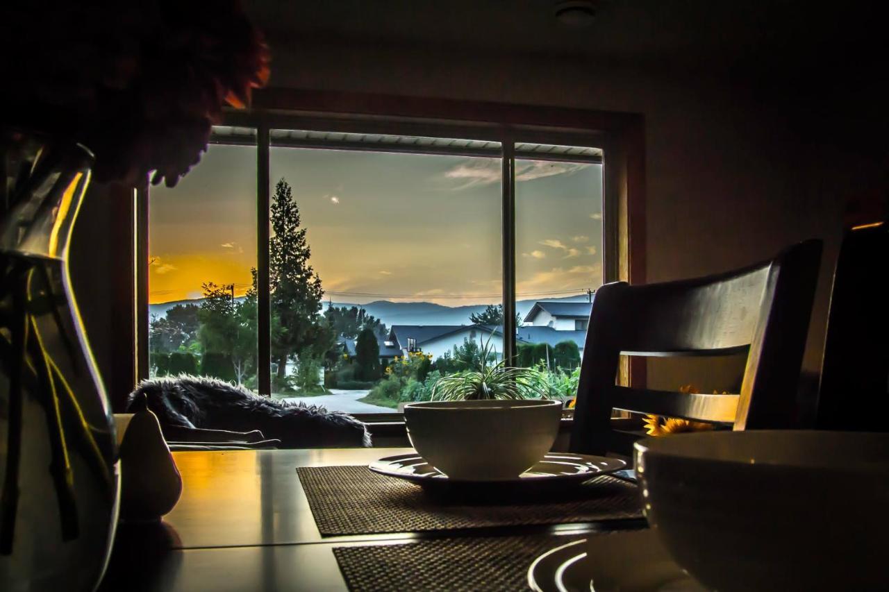 All Seasons Bed & Breakfast Kelowna Eksteriør bilde