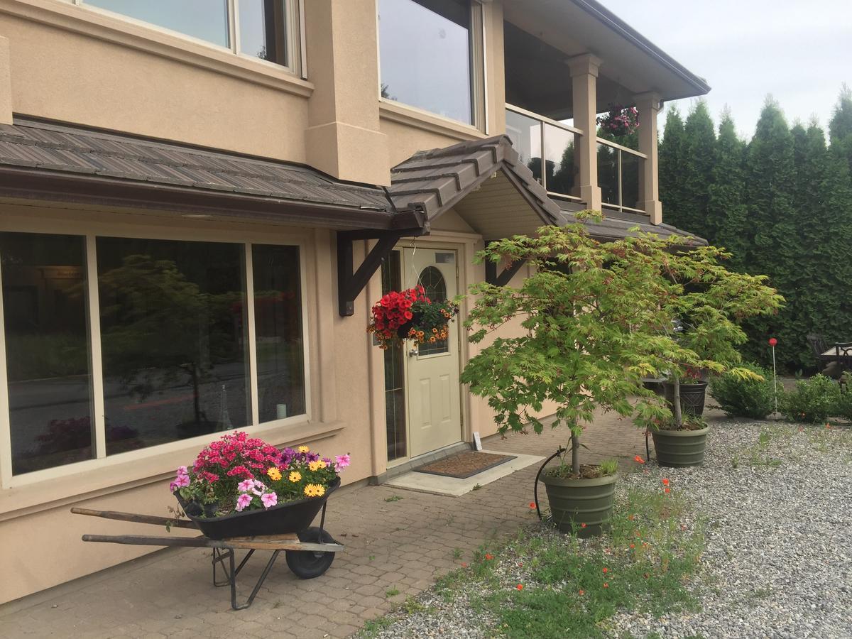 All Seasons Bed & Breakfast Kelowna Eksteriør bilde