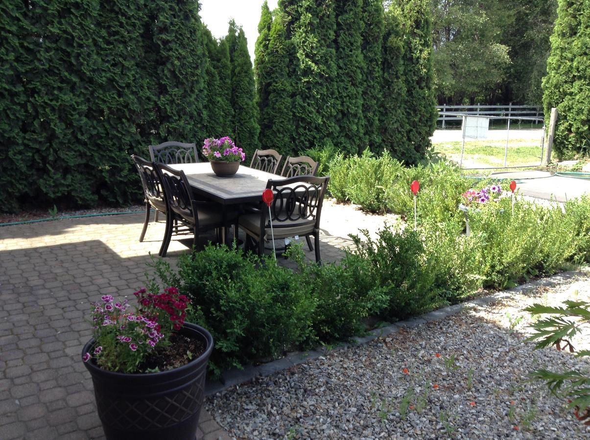 All Seasons Bed & Breakfast Kelowna Eksteriør bilde