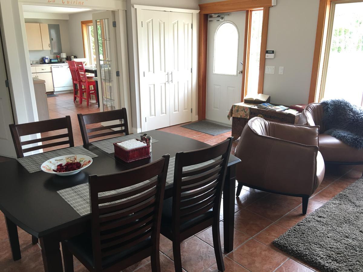 All Seasons Bed & Breakfast Kelowna Eksteriør bilde