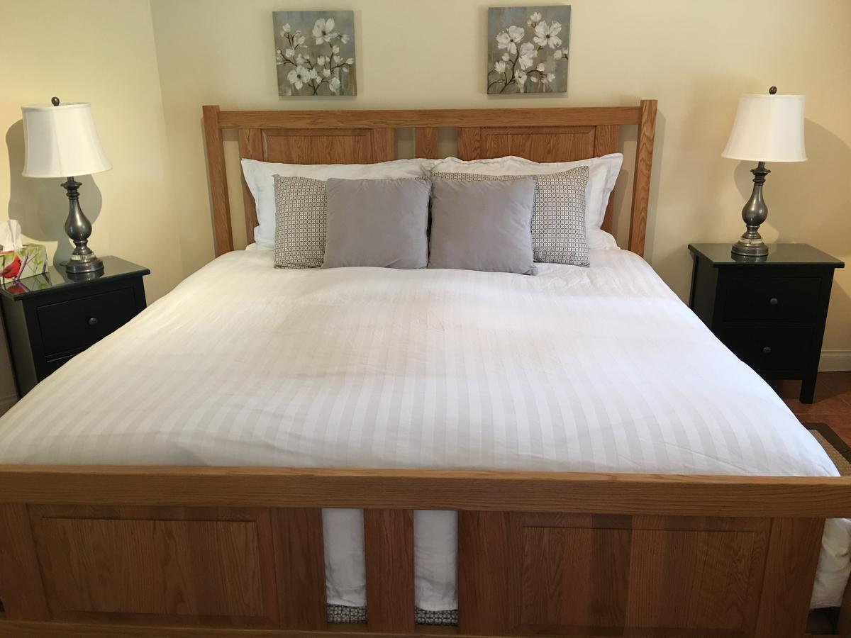 All Seasons Bed & Breakfast Kelowna Eksteriør bilde