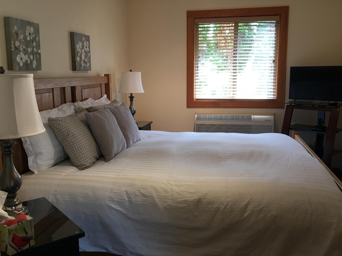 All Seasons Bed & Breakfast Kelowna Eksteriør bilde